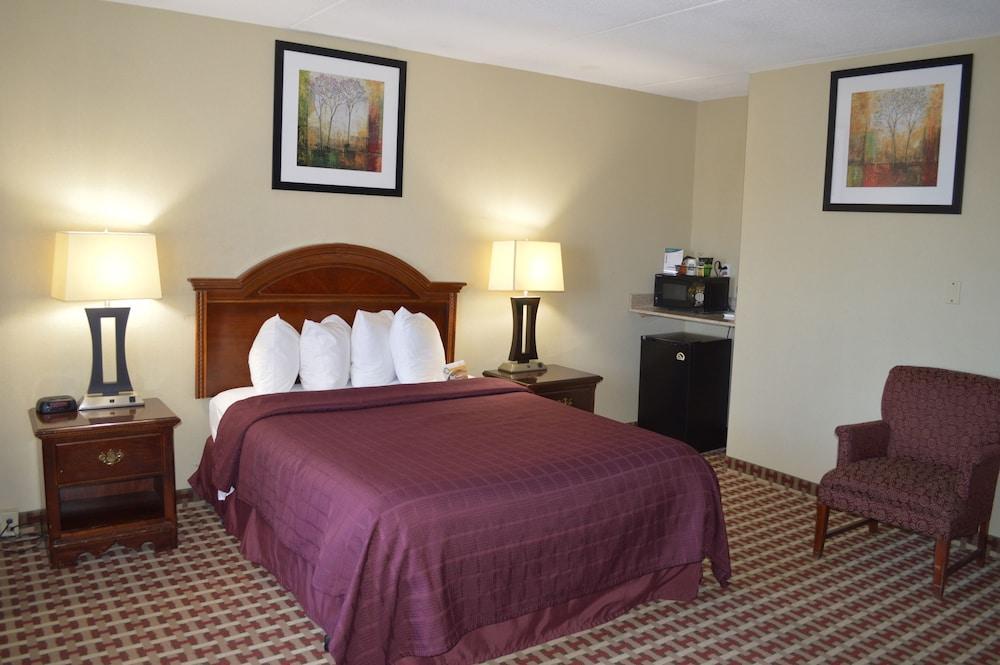 Quality Inn & Suites Fayetteville Exteriör bild
