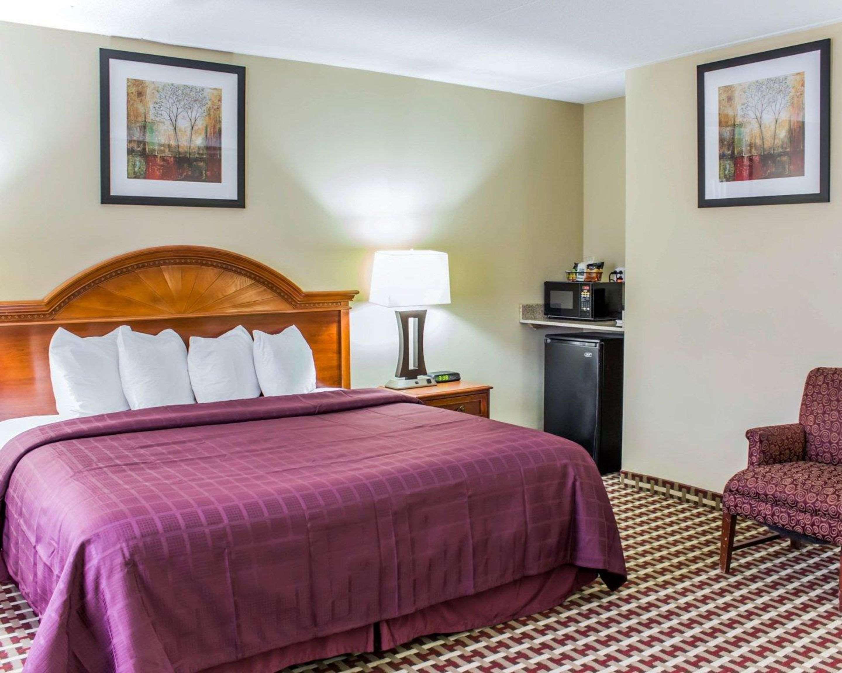 Quality Inn & Suites Fayetteville Exteriör bild