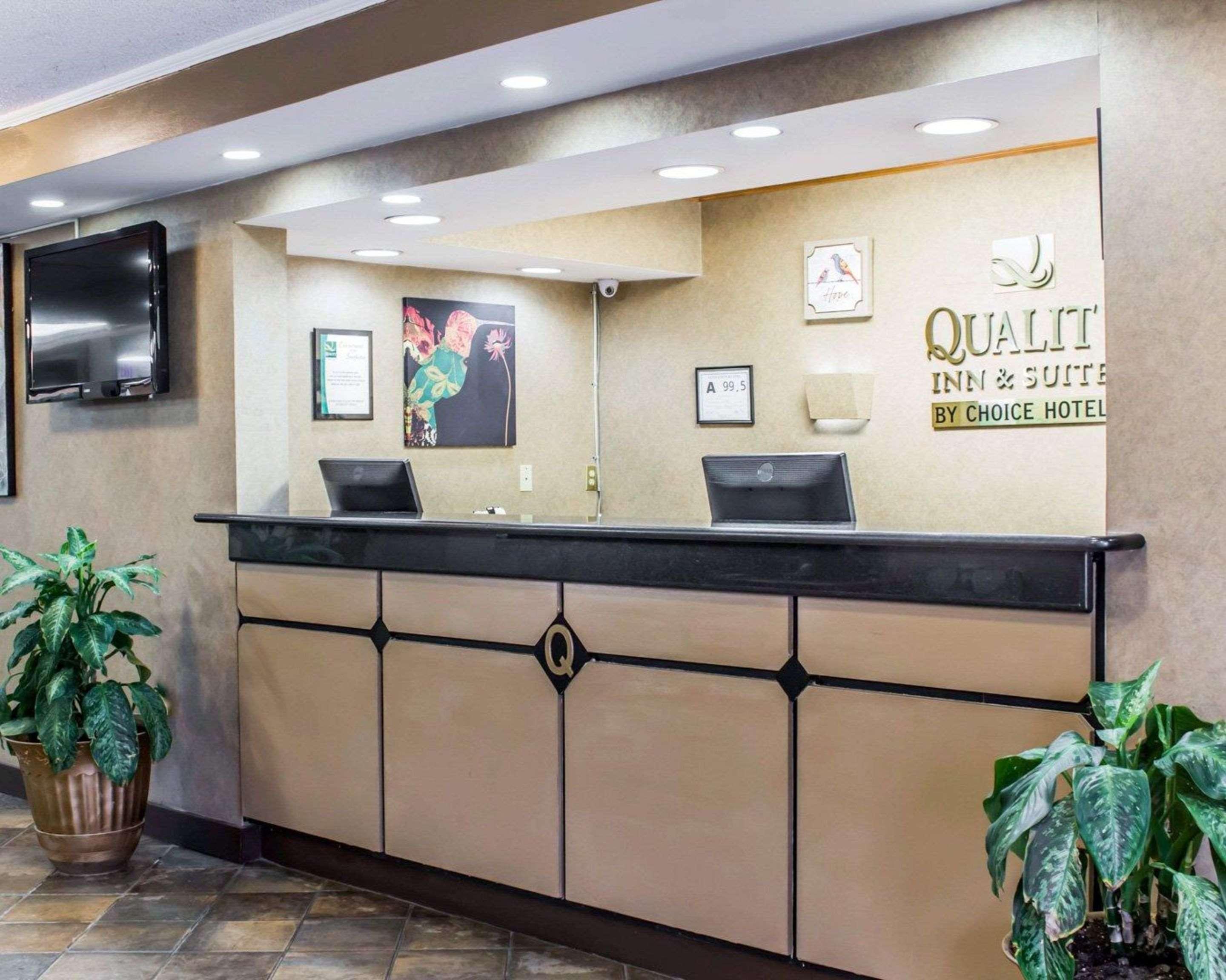 Quality Inn & Suites Fayetteville Exteriör bild
