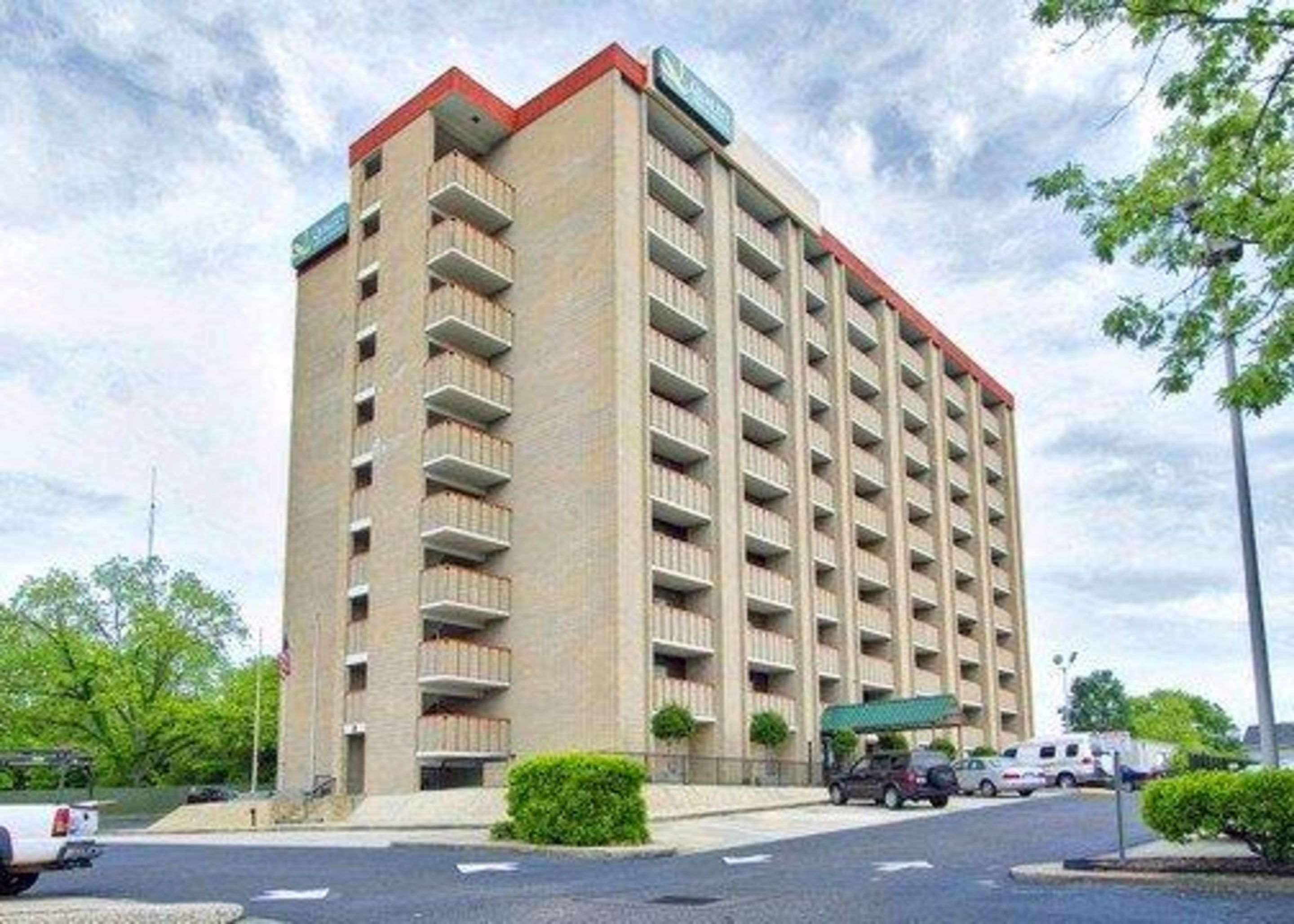 Quality Inn & Suites Fayetteville Exteriör bild