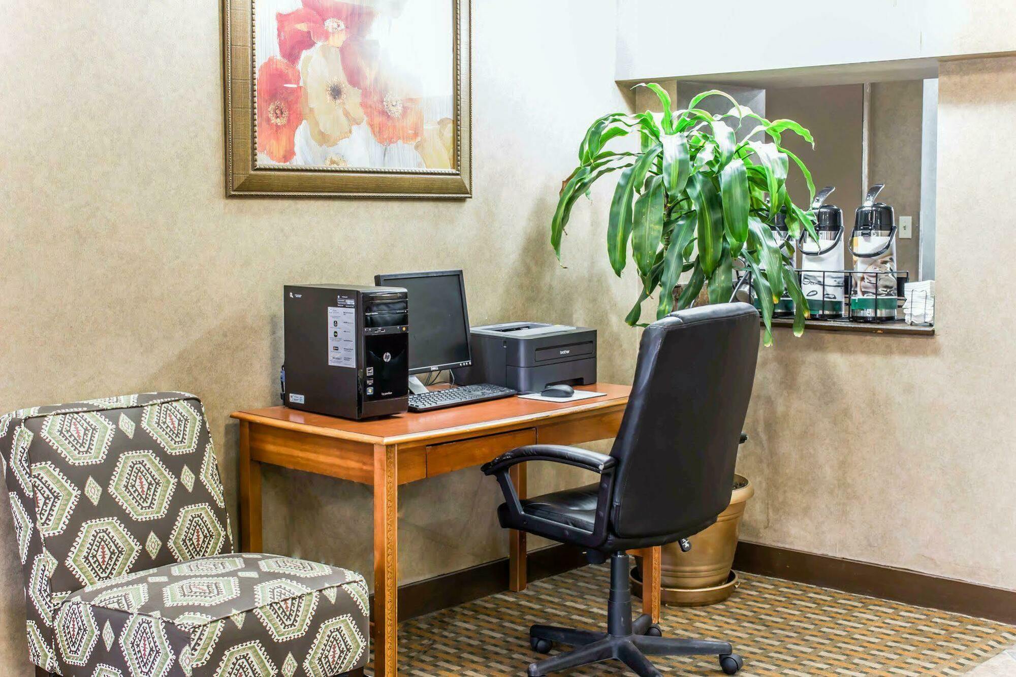 Quality Inn & Suites Fayetteville Exteriör bild